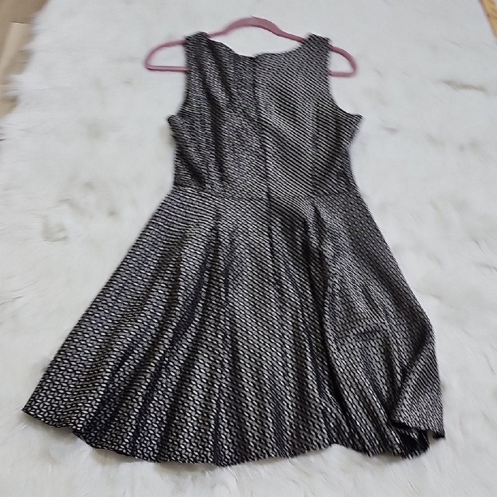 BB Dakota Monochrome Patterned Dress - Picture 9 of 15